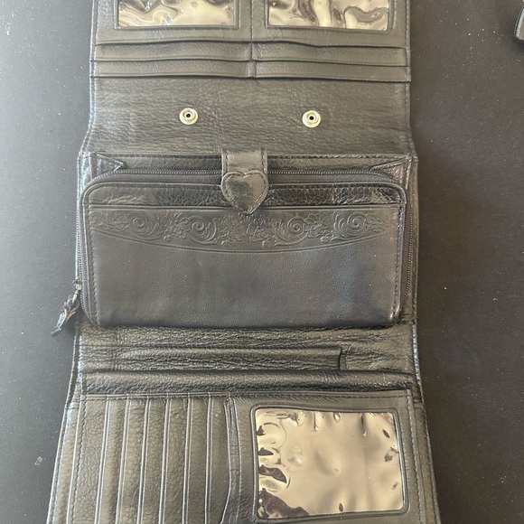 Brighton Wallet - Picture 4 of 5